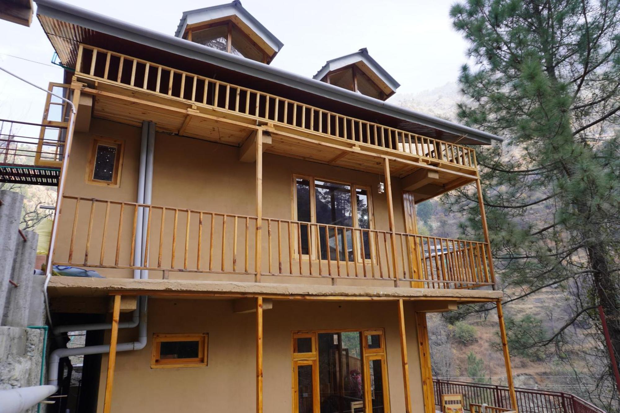 The Fiza Retreat Tirthan Banjār Εξωτερικό φωτογραφία